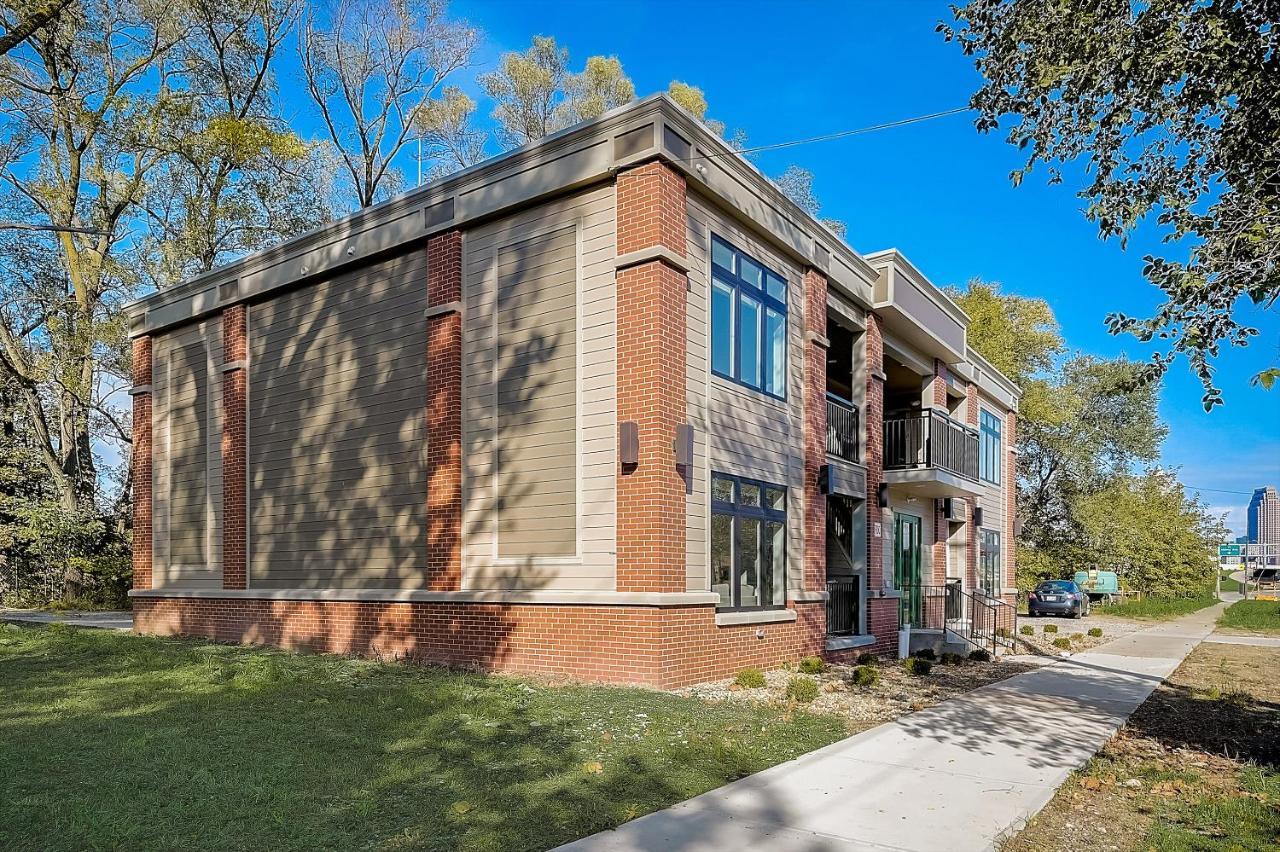 Frontdesk Tremont Oaks Micro Apts Cleveland Apartment Exterior photo